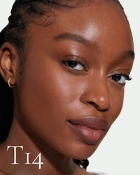 block The white pod packaging of Seamless Skin Enhancing Tint by Lisa Eldridge